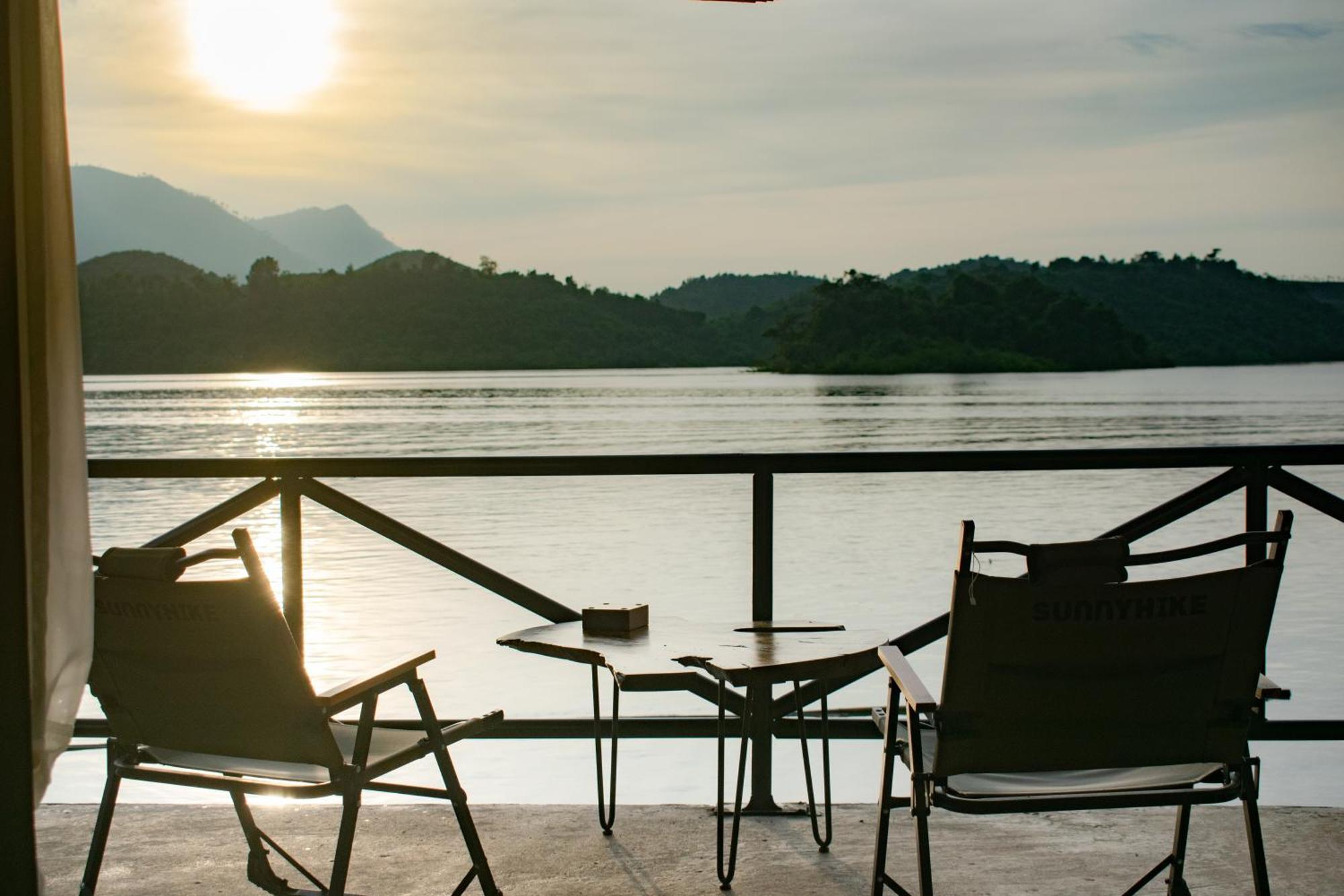 Sunset Nam Ngum Resort วังเวียง ภายนอก รูปภาพ